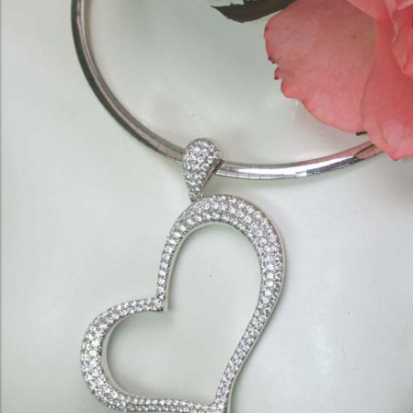 Fascinating Diamond Heart Pendant (2,09 ct.)