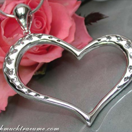 Fascinating Diamond Heart Pendant (2,09 ct.)