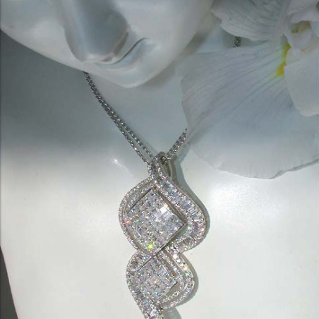 Magnificent Diamond Pendant (Princess, Baguette & Brilliant Cut)