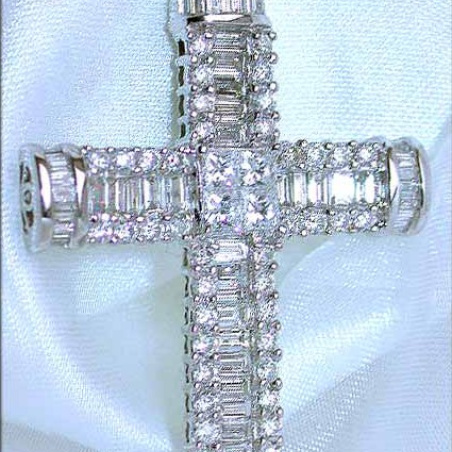 Impressive Diamond Cross Pendant