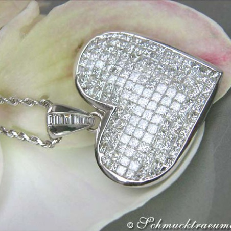 Glorious Princess Diamond Heart Pendant