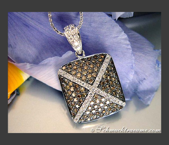 Sporty Pendant with Natural Brown Diamonds Sporty Pendant with Natural Brown Diamonds