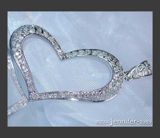 Enchanting Diamond Heart Pendant in White gold Enchanting Diamond Heart Pendant in White gold