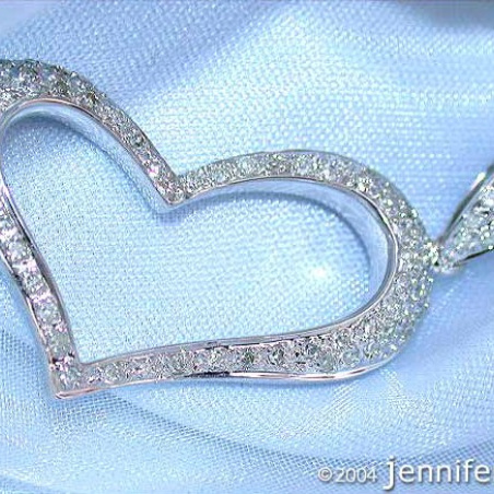 Enchanting Diamond Heart Pendant in White gold