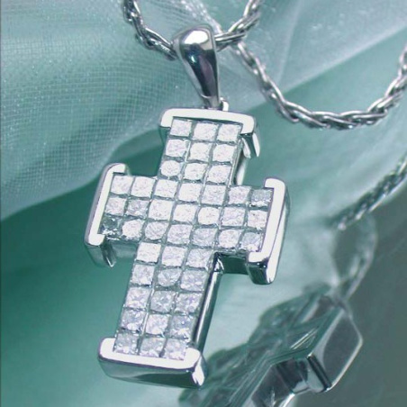 Exquisite Diamond Cross Pendant (Invisible Setting)