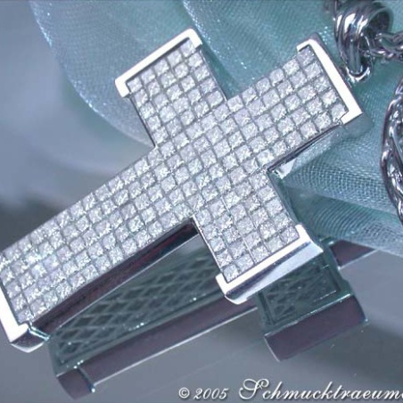 Exquisite Diamond Cross Pendant (3,92 ct.)