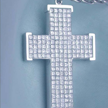 Exquisite Diamond Cross Pendant (3,92 ct.)