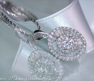 Excellent Diamond Solitaire Pendant