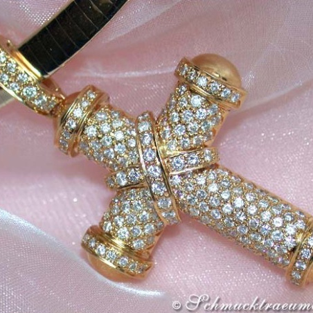 Stately Diamond Cross Pendant in Yellow Gold 18k