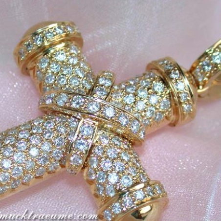 Stately Diamond Cross Pendant in Yellow Gold 18k