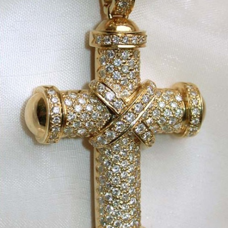 Stately Diamond Cross Pendant in Yellow Gold 18k