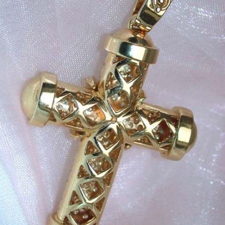 Stately Diamond Cross Pendant in Yellow Gold 18k