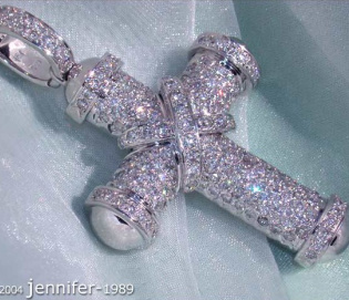 Stately Diamond Cross Pendant in White gold 18k