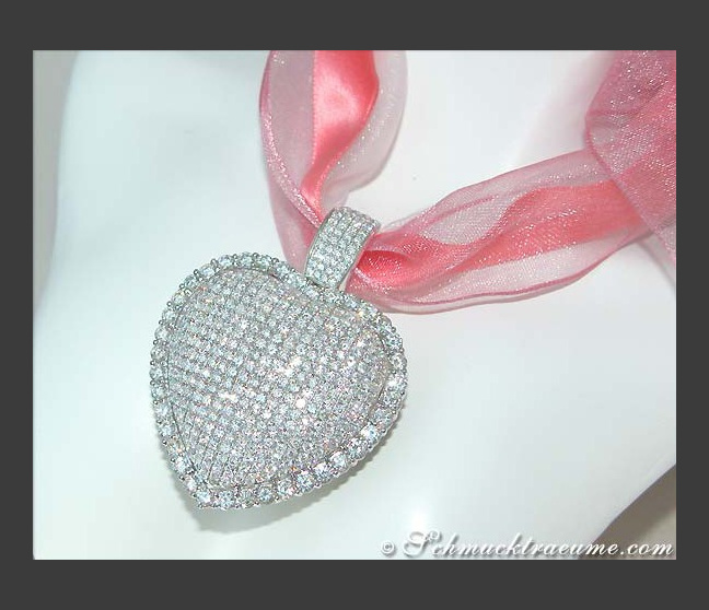 Extra large Diamond Pendant (9,50 ct.) Extra large Diamond Pendant (9,50 ct.)