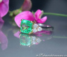 Exquisite Emerald Diamond Ring