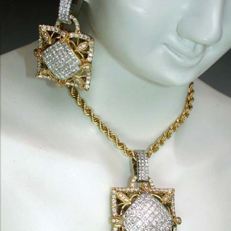 Exquisite Princess Cut Diamond Pendant