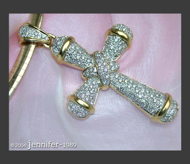 Edler Brillanten Kreuz Anhänger in Gelbgold Edler Brillanten Kreuz Anhänger in Gelbgold