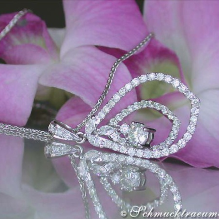 Classy Elegant Diamond Pendant