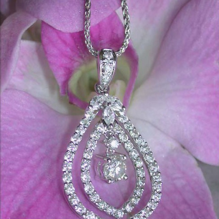 Classy Elegant Diamond Pendant