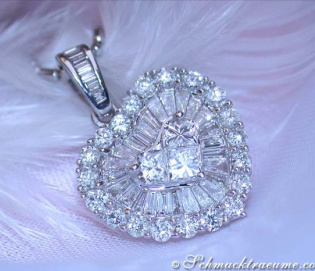 Precious Diamond Heart Pendant in White gold 18k