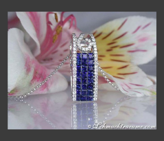 Beautiful Sapphire Pendant with Diamonds Beautiful Sapphire Pendant with Diamonds