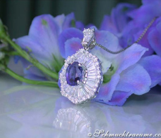 Terrific Sapphire Pendant with Diamonds