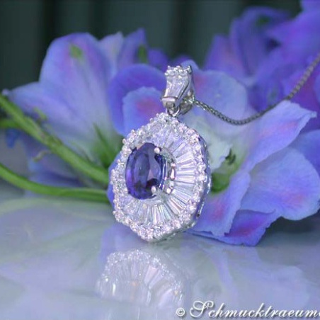 Terrific Sapphire Pendant with Diamonds