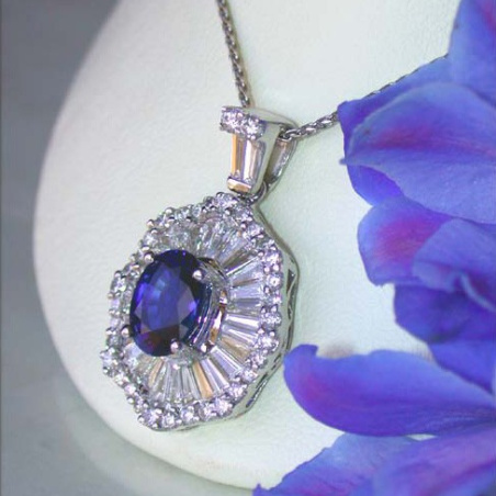 Terrific Sapphire Pendant with Diamonds
