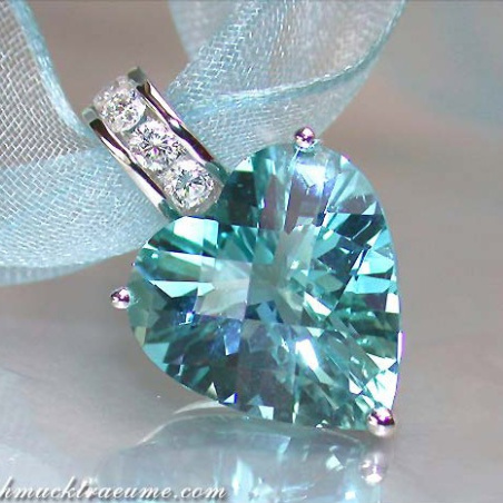 Impressive Aquamarine Heart Pendant with Diamonds
