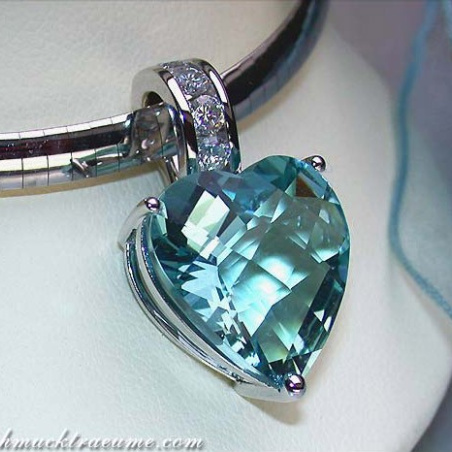 Impressive Aquamarine Heart Pendant with Diamonds
