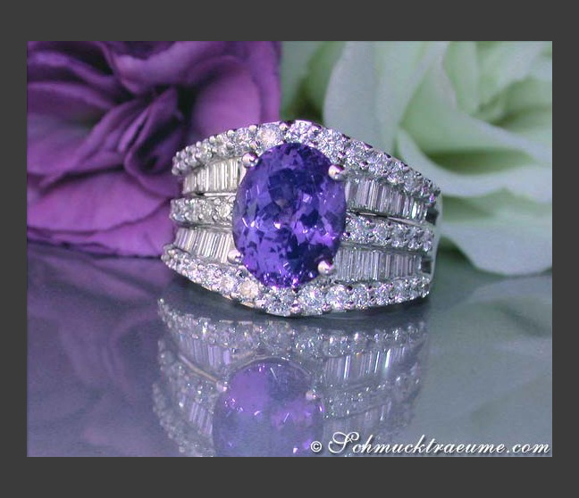 Glamorous Tanzanite Diamond Ring Glamorous Tanzanite Diamond Ring