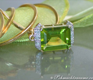 Beautiful Peridot Diamond Pendant