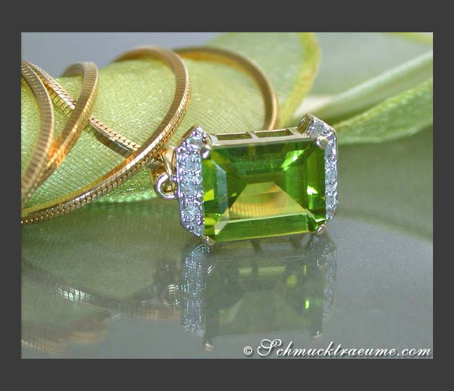 Beautiful Peridot Diamond Pendant Beautiful Peridot Diamond Pendant