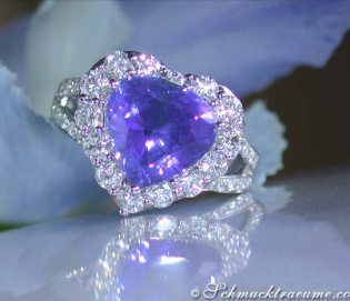 Gorgeous Tanzanite Heart Ring with Diamonds