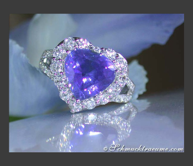Gorgeous Tanzanite Heart Ring with Diamonds Gorgeous Tanzanite Heart Ring with Diamonds