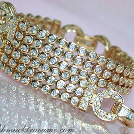 Attractive Diamond Bracelet in Yellow gold 14k