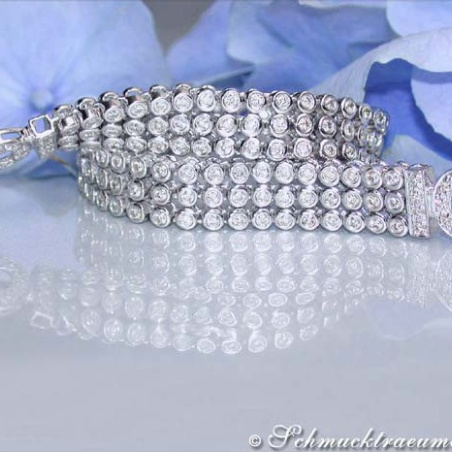 Attractive Diamond Bracelet in White gold 14k