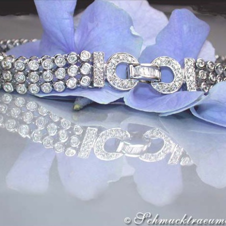 Attractive Diamond Bracelet in White gold 14k