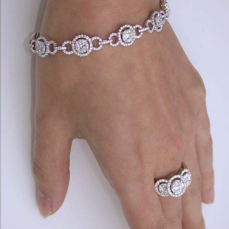Precious Illusion Style Diamond Bracelet