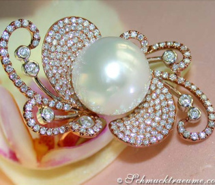 Fantastic Southsea Pearl Ring with Diamonds
