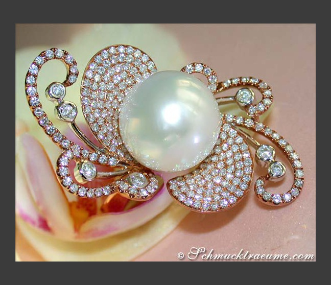 Fantastic Southsea Pearl Ring with Diamonds Fantastic Southsea Pearl Ring with Diamonds
