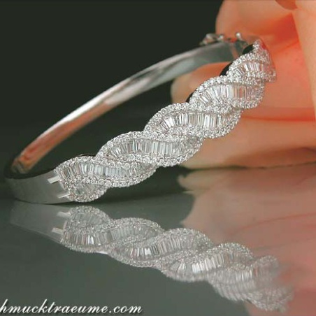 Luxus: Diamanten Armreif in Weißgold 750