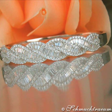Luxus: Diamanten Armreif in Weißgold 750