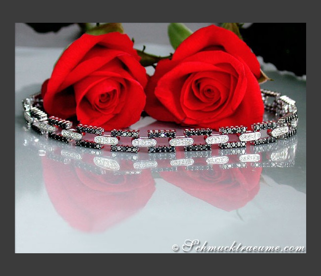 Elegant Black & White Diamond Bracelet Elegant Black & White Diamond Bracelet