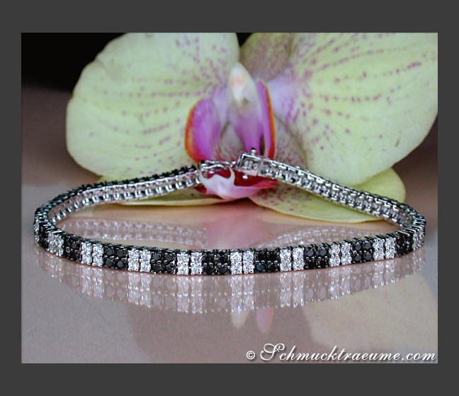 Terrific Black & White Diamond Bracelet Terrific Black & White Diamond Bracelet