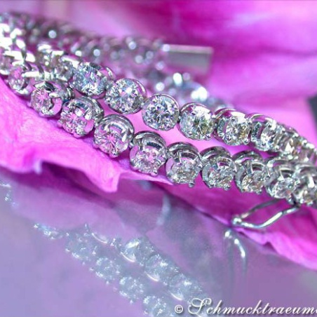 Magnificent Diamond Tennis Bracelet
