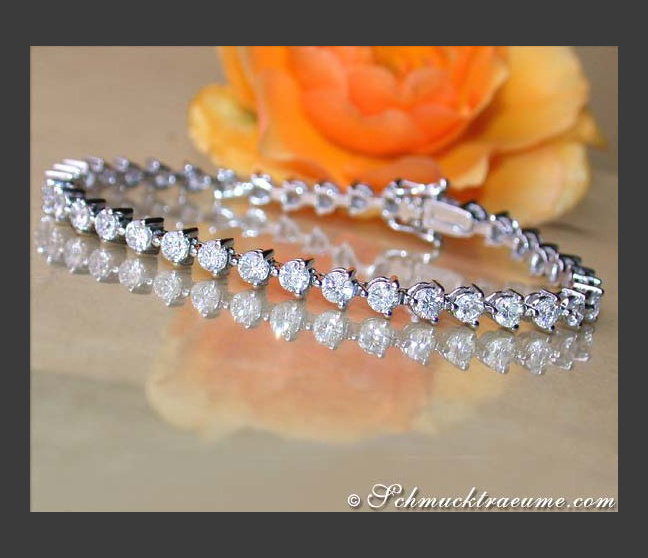 Gorgeous Diamonds Tennis Bracelet