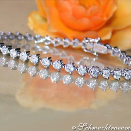 Gorgeous Diamonds Tennis Bracelet