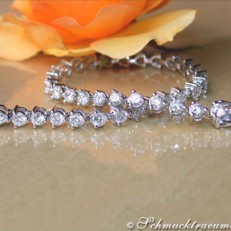 Gorgeous Diamonds Tennis Bracelet