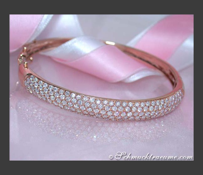 Pretty Diamond Bangle in Rose gold Pretty Diamond Bangle in Rose gold